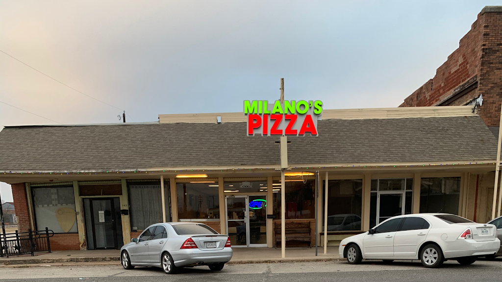 Milanos pizza | restaurant | 140 W Main St, Itasca, TX 76055, USA | 2546879771 OR +1 254-687-9771