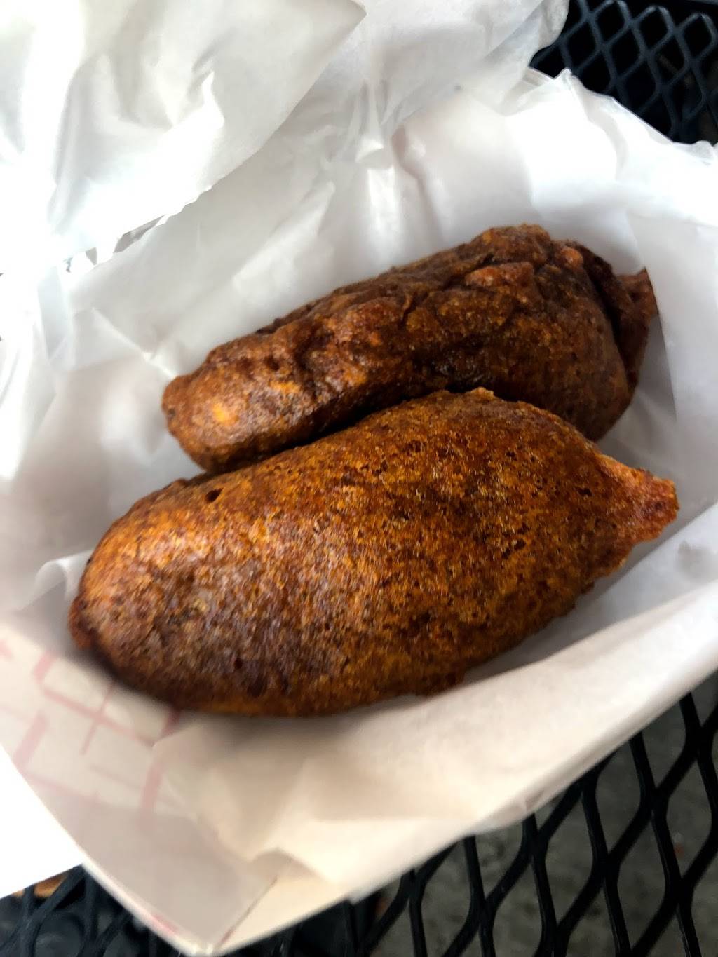 La Bomba | meal takeaway | 3221 W Armitage Ave, Chicago, IL 60647, USA | 7733940106 OR +1 773-394-0106