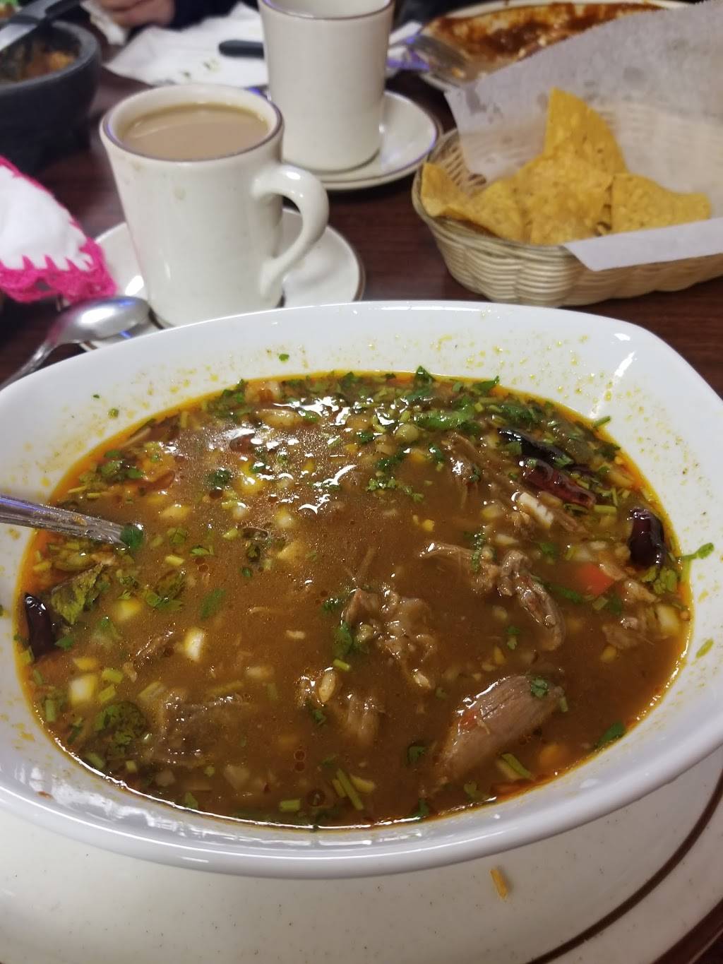 La Quebrada De La 63 | restaurant | 3816 W 63rd St, Chicago, IL 60629, USA | 7735859943 OR +1 773-585-9943