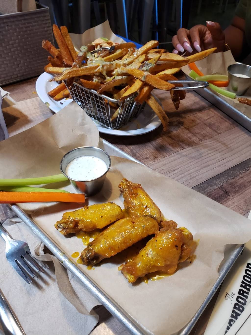 THE NEIGHBORHOOD | restaurant | 3940 E 29th St, Tucson, AZ 85711, USA | 5202074004 OR +1 520-207-4004