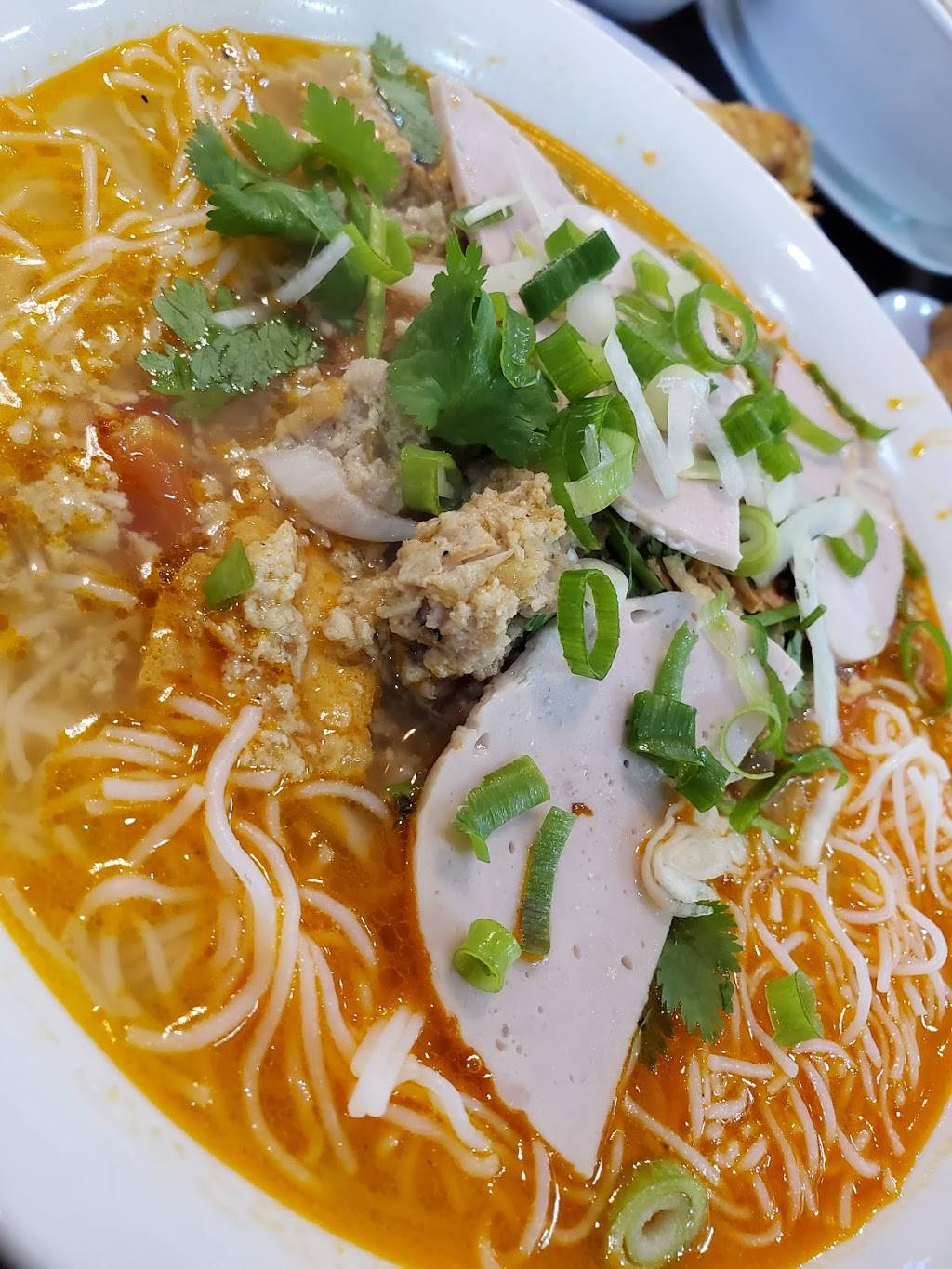 Pho Metro | restaurant | 2057 Lawrence Ave E, Scarborough, ON M1R 2Z4, Canada | 4167508898 OR +1 416-750-8898