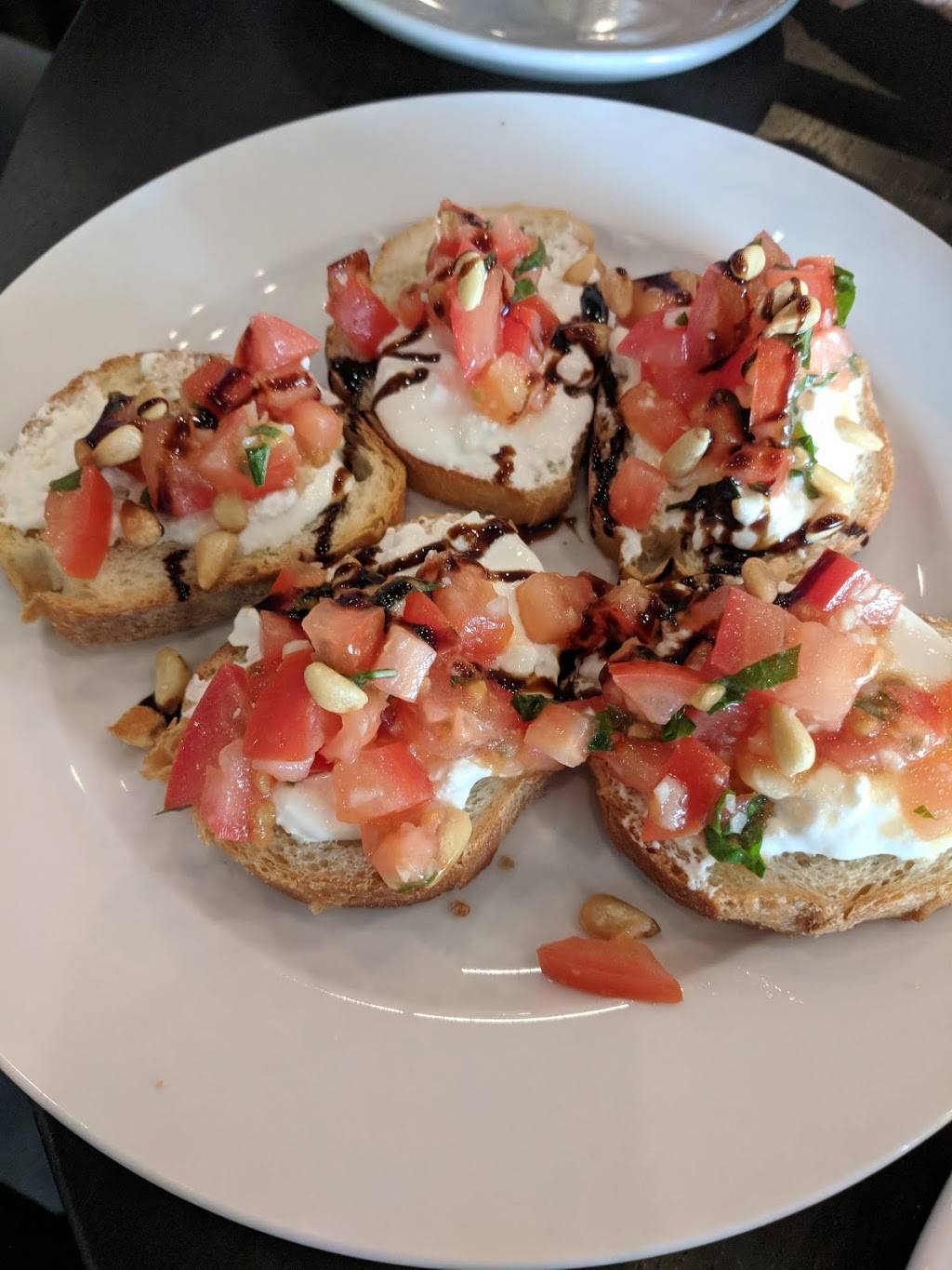 Scottys on 21 | restaurant | 700 N Milwaukee Ave #132, Vernon Hills, IL 60061, USA | 8475493261 OR +1 847-549-3261