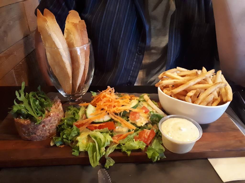 LIntermède Du Lac Restaurant | restaurant | 316 Rue Laurier, Disraeli, QC G0N 1E0, Canada | 4184491766 OR +1 418-449-1766