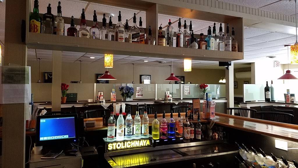 CrossRoads American Grille | restaurant | 43 Mall Way, West Sand Lake, NY 12196, USA | 5186745938 OR +1 518-674-5938