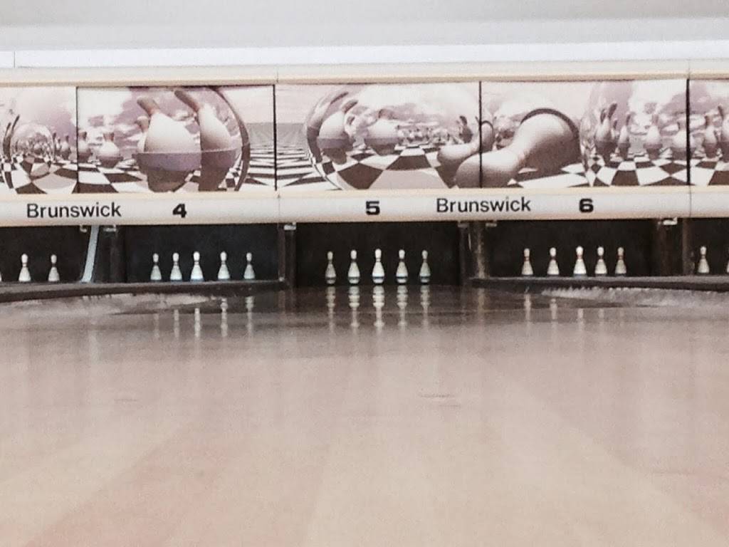 Elmira Bowl | restaurant | 15 First St E, Elmira, ON N3B 2E6, Canada | 5196692833 OR +1 519-669-2833