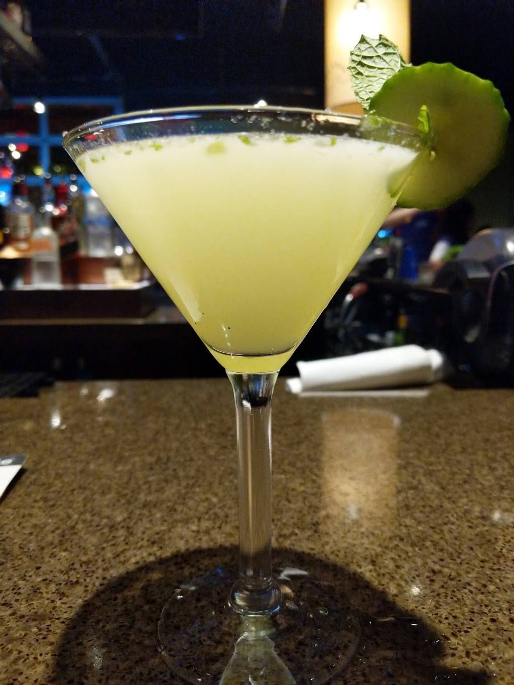 Bar Louie - The Avenue at White Marsh | night club | 8133-C, Honeygo Blvd, Baltimore, MD 21236, USA | 4108447512 OR +1 410-844-7512