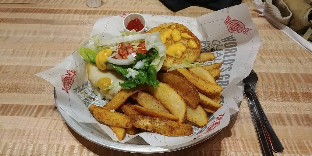 Fuddruckers | restaurant | 7802 Orangethorpe Ave, Buena Park, CA 90621, USA | 7147398801 OR +1 714-739-8801