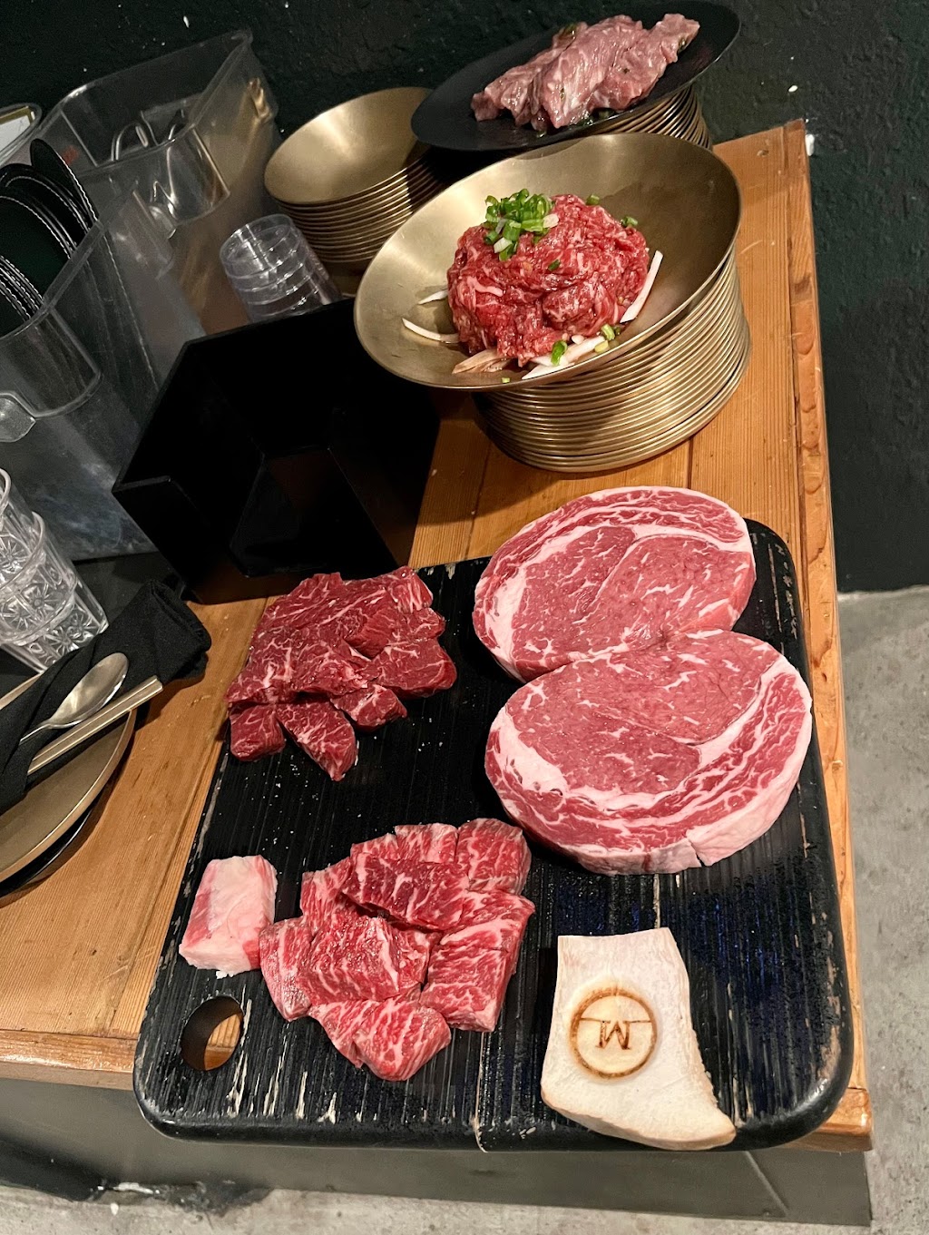 MUN Korean Steakhouse | restaurant | 3519 W 6th St, Los Angeles, CA 90020, USA | 2133553634 OR +1 213-355-3634