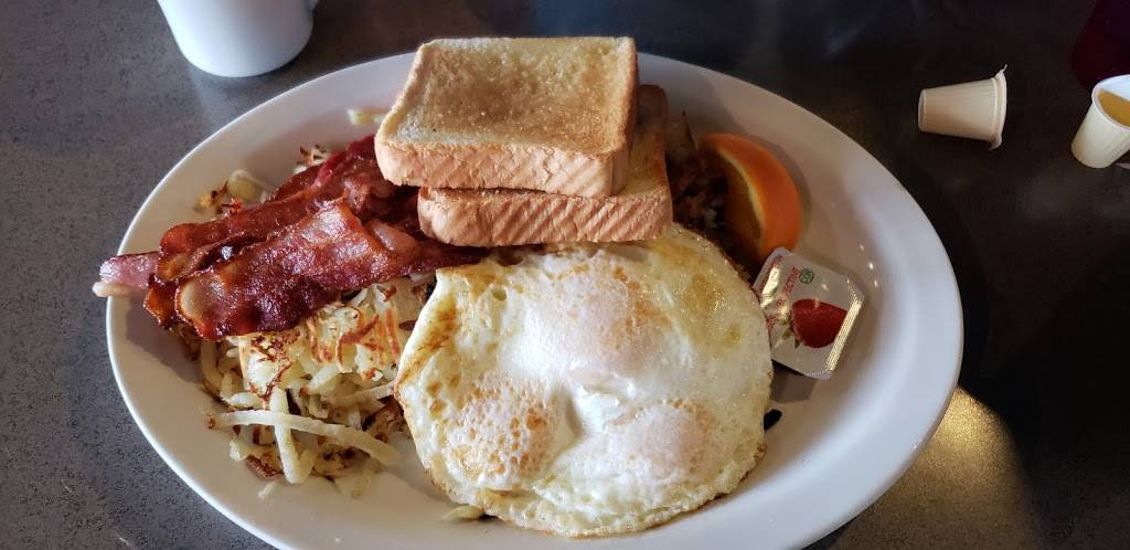 Captain Robins Family Restaurant | restaurant | 111 Lakeshore Rd W, Mississauga, ON L5H 2E3, Canada | 9052749111 OR +1 905-274-9111