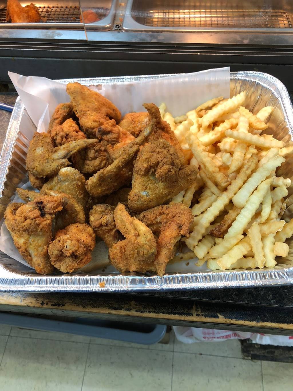 Southern Style Fish & Chicken | restaurant | 200 N MacArthur Hwy, Peoria, IL 61605, USA | 3098390902 OR +1 309-839-0902
