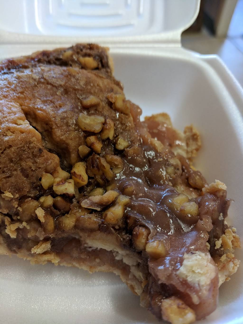 Allums Family Restaurant | restaurant | 246 Main St, Claysville, PA 15323, USA | 7246637650 OR +1 724-663-7650