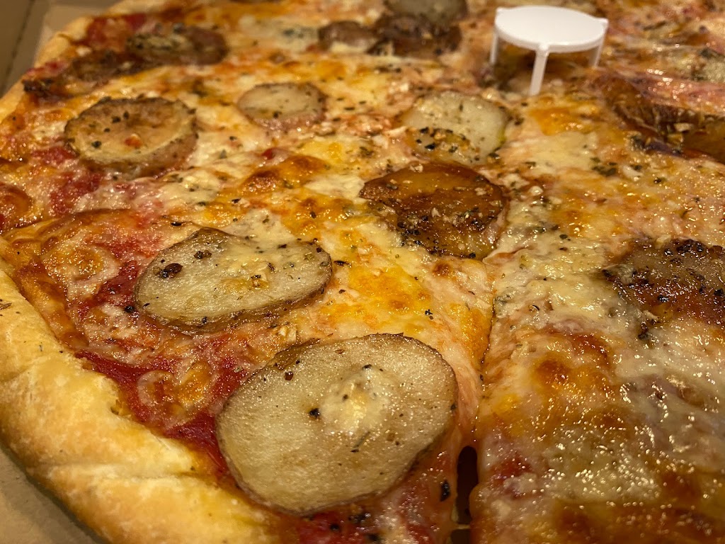 World Pizza | restaurant | 672 S King St, Seattle, WA 98104, USA | 2066824161 OR +1 206-682-4161