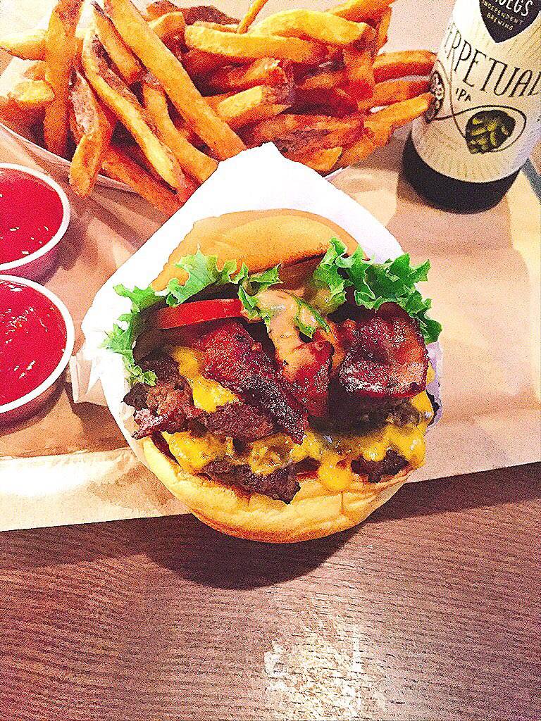 Burger Yum | restaurant | 400 N 2nd St, Harrisburg, PA 17101, USA | 7177277127 OR +1 717-727-7127