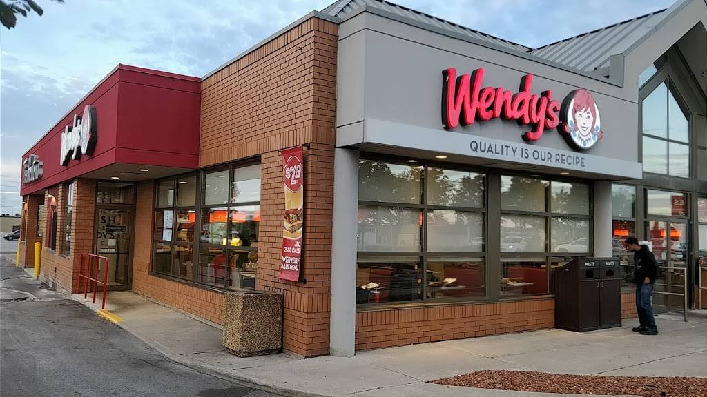 Wendys | restaurant | 1520 Aimco Blvd, Mississauga, ON L4W 1H7, Canada | 9056240453 OR +1 905-624-0453