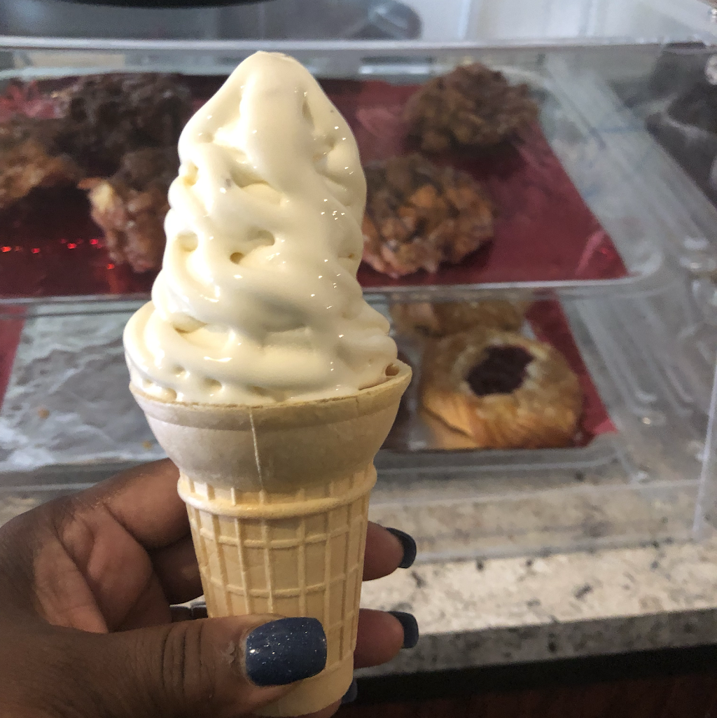 Wide Awake Coffee and Ice Cream Shop | bakery | 6005 Center Station Ct, Ravenel, SC 29470, USA | 8438895770 OR +1 843-889-5770