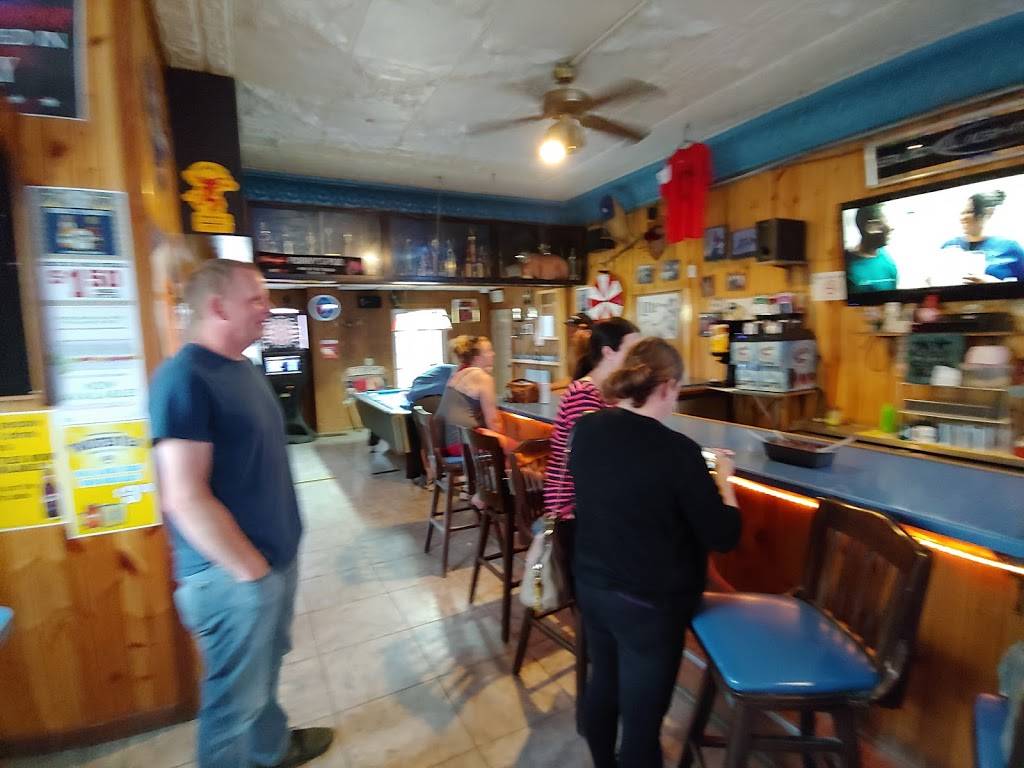 Porkys Pub | restaurant | 701 Main St, Ridgeway, WI 53582, USA | 6089249011 OR +1 608-924-9011