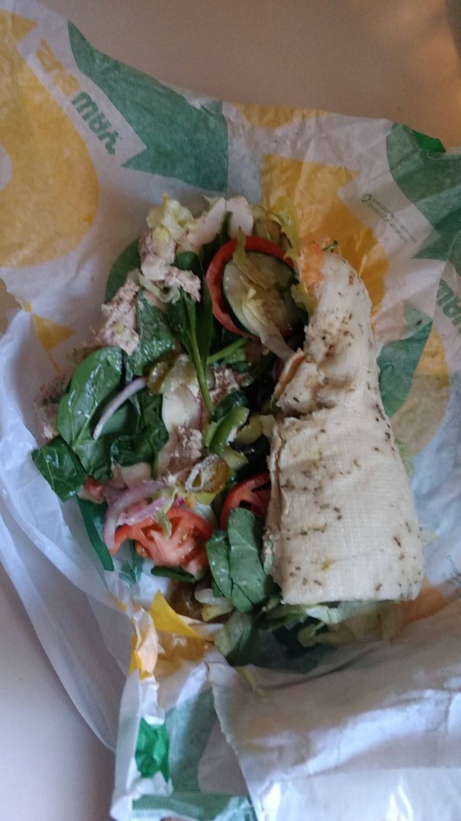 Subway | restaurant | 13692 E Iliff Ave, Aurora, CO 80014, USA | 3032836858 OR +1 303-283-6858