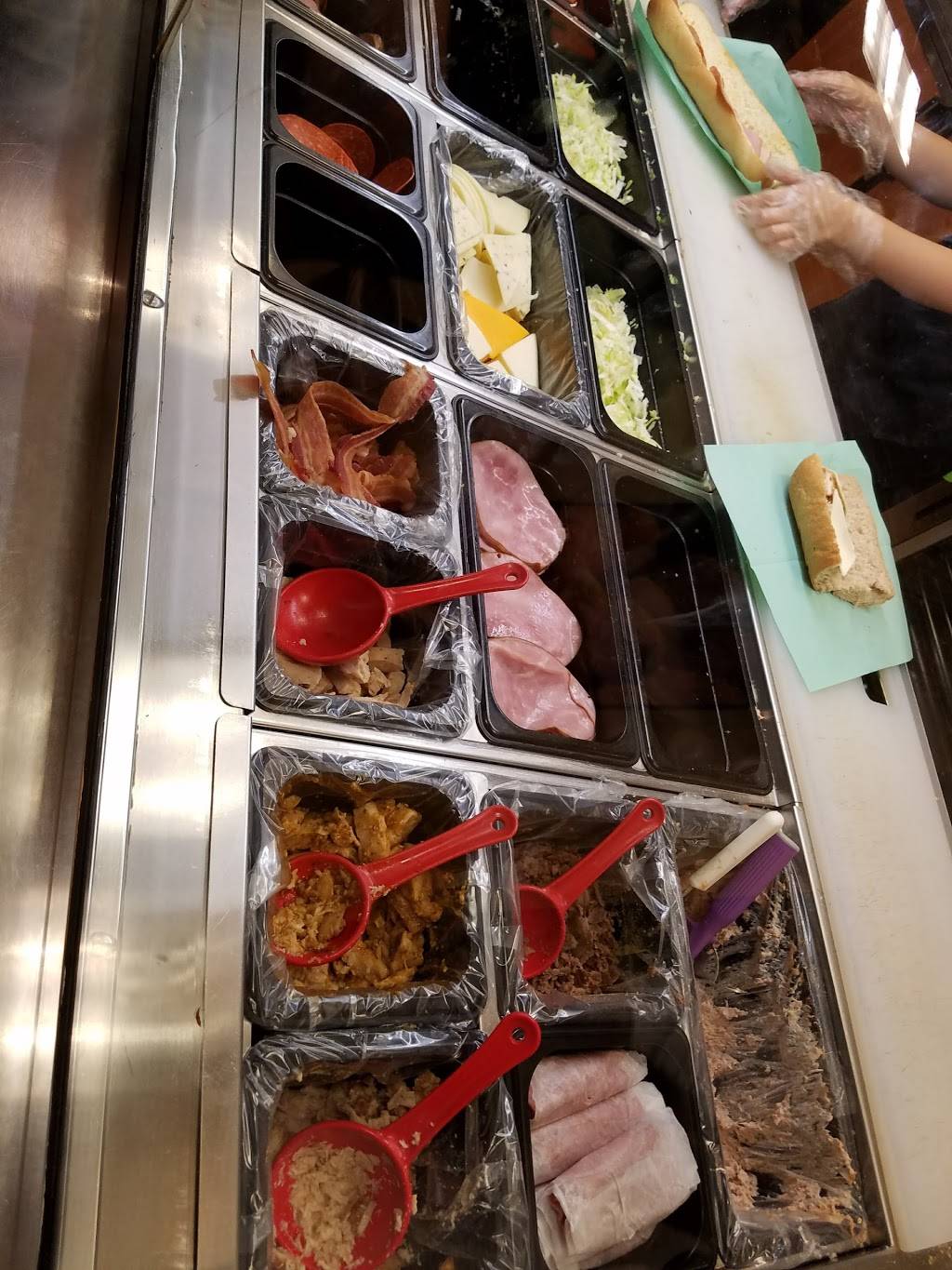 Subway Restaurants | restaurant | 13009 Victory Blvd, North Hollywood, CA 91606, USA | 8187632020 OR +1 818-763-2020