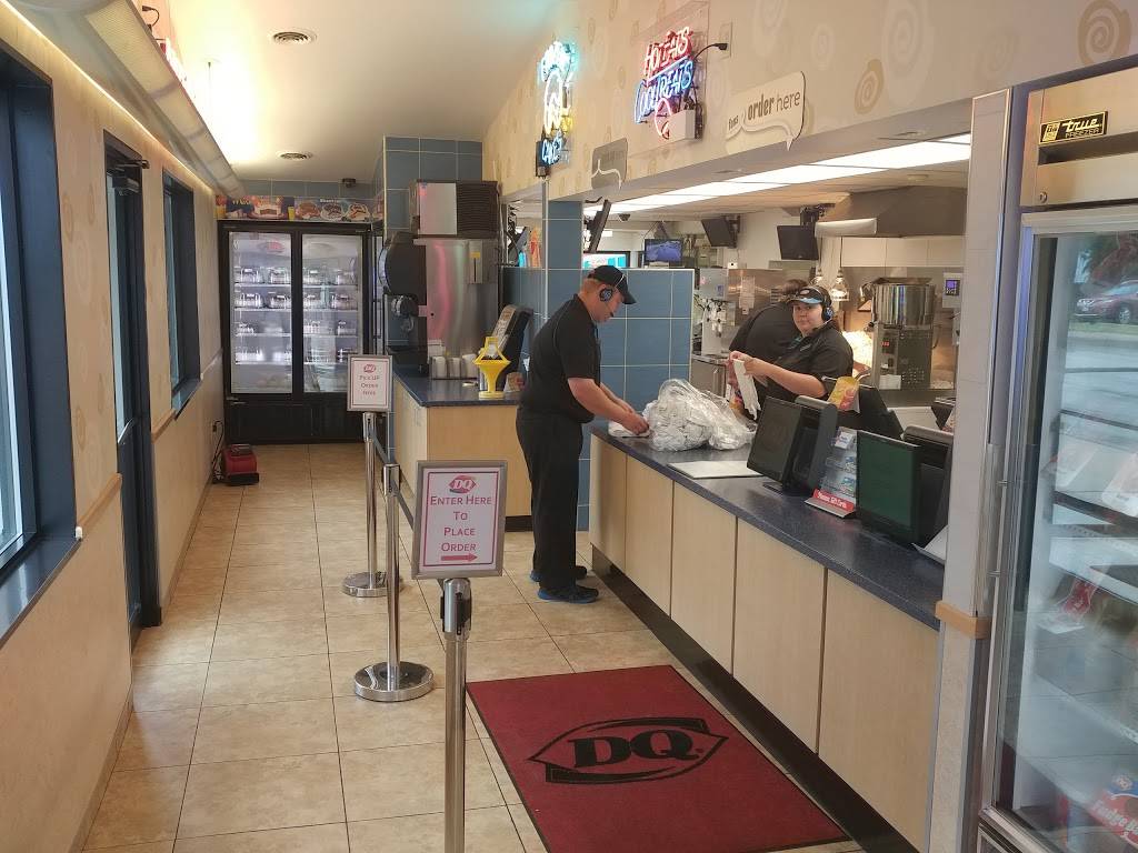 Dairy Queen Neenah Downtown | restaurant | 450 S Commercial St, Neenah, WI 54956, USA | 9207256531 OR +1 920-725-6531