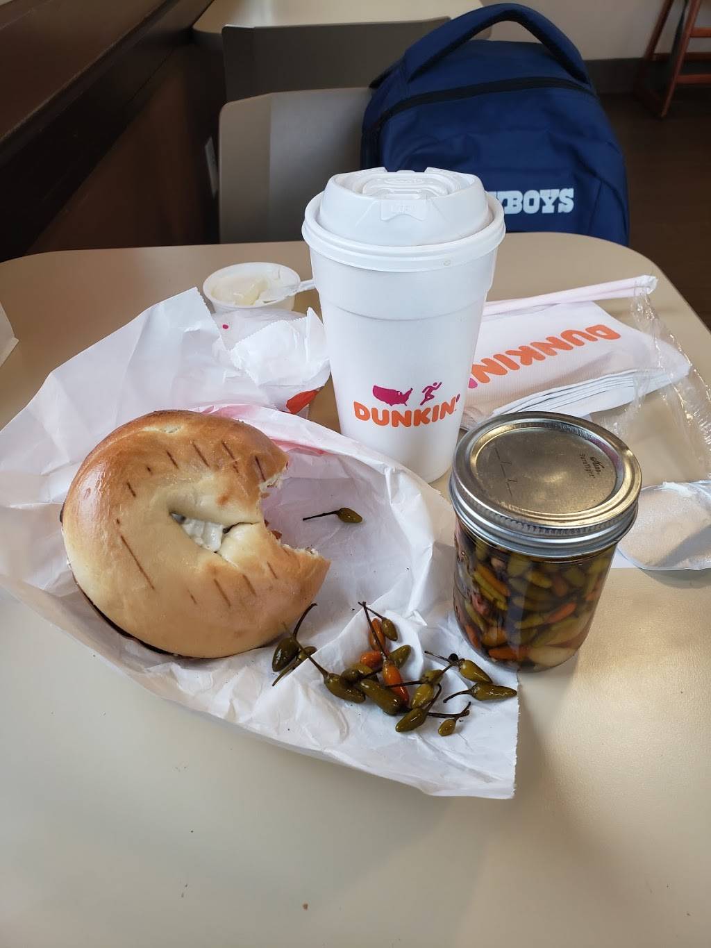 Dunkin | bakery | 563 Providence-New London Turnpike, North Stonington, CT 06359, USA | 8605995282 OR +1 860-599-5282