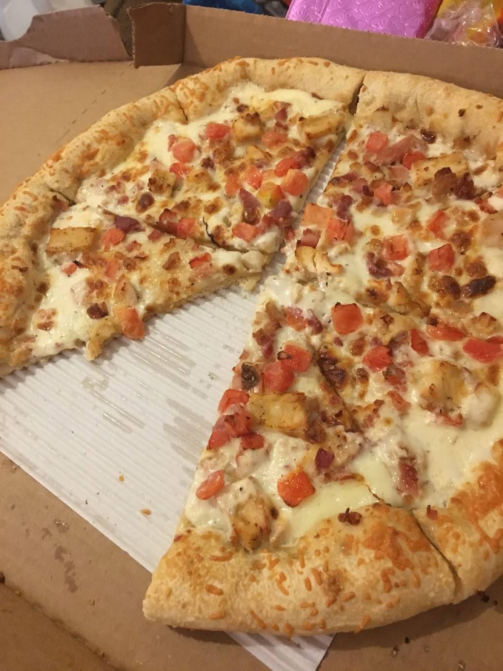 Pizza Hut | meal takeaway | 893 N Main St, Hubbard, OH 44425, USA | 3305344114 OR +1 330-534-4114