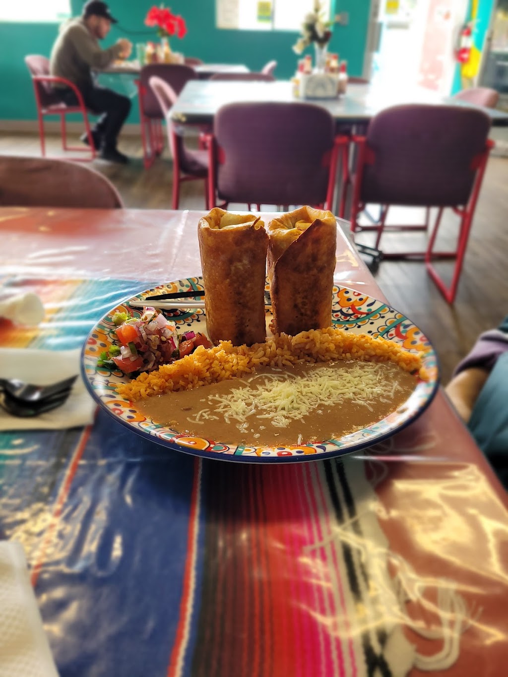 Luz Mexican Restaurant | restaurant | 1015 Pacific Ave, Tillamook, OR 97141, USA | 5033542421 OR +1 503-354-2421