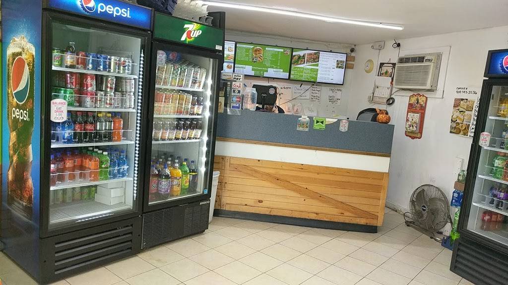 J & Js Wings, Seafood & Chinese Food | restaurant | 1600 Bluebonnet Ave, Port Arthur, TX 77640, USA | 4099858880 OR +1 409-985-8880