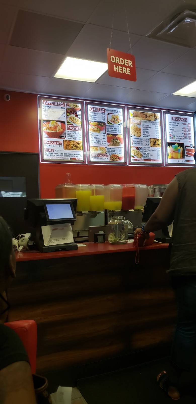 Finga Lickin Chicken | restaurant | 2662 N University Dr, Sunrise, FL 33322, USA | 9545304294 OR +1 954-530-4294