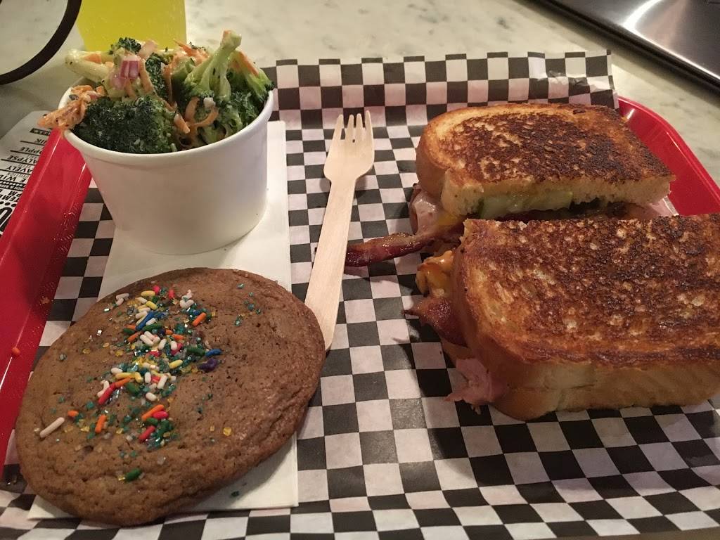 Another Place Sandwich Shop | restaurant | 119 S 7th St, Louisville, KY 40202, USA | 5025894115 OR +1 502-589-4115