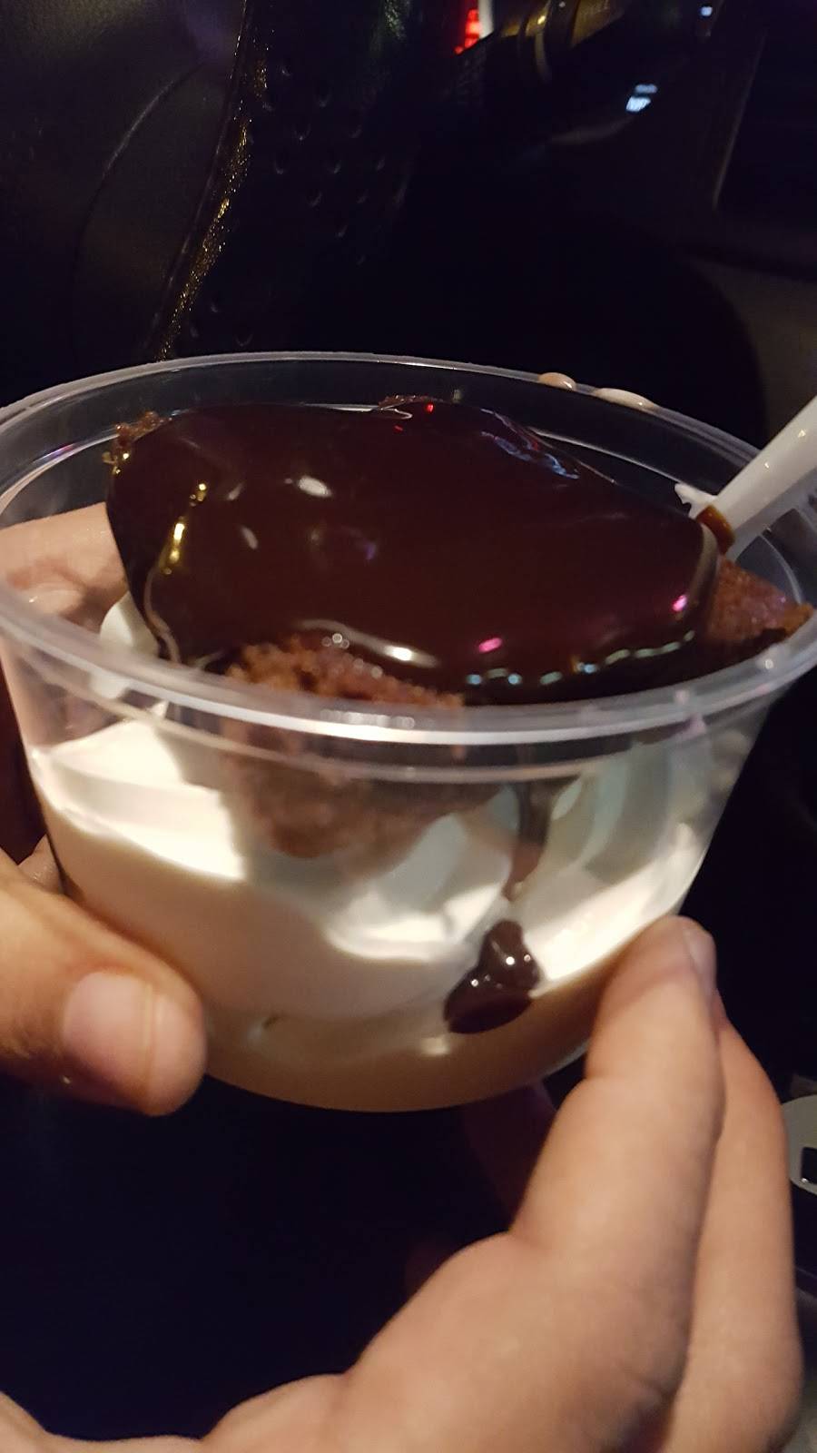 Dairy Deluxe | restaurant | 33210 Woodward Ave, Birmingham, MI 48009, USA | 2486461810 OR +1 248-646-1810