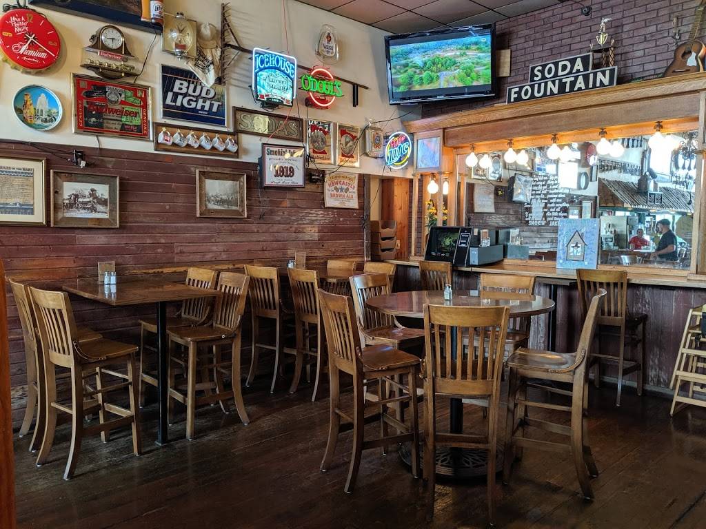 Smokin Jakes | restaurant | 117 Broadway St, Arnolds Park, IA 51331, USA | 7123325152 OR +1 712-332-5152