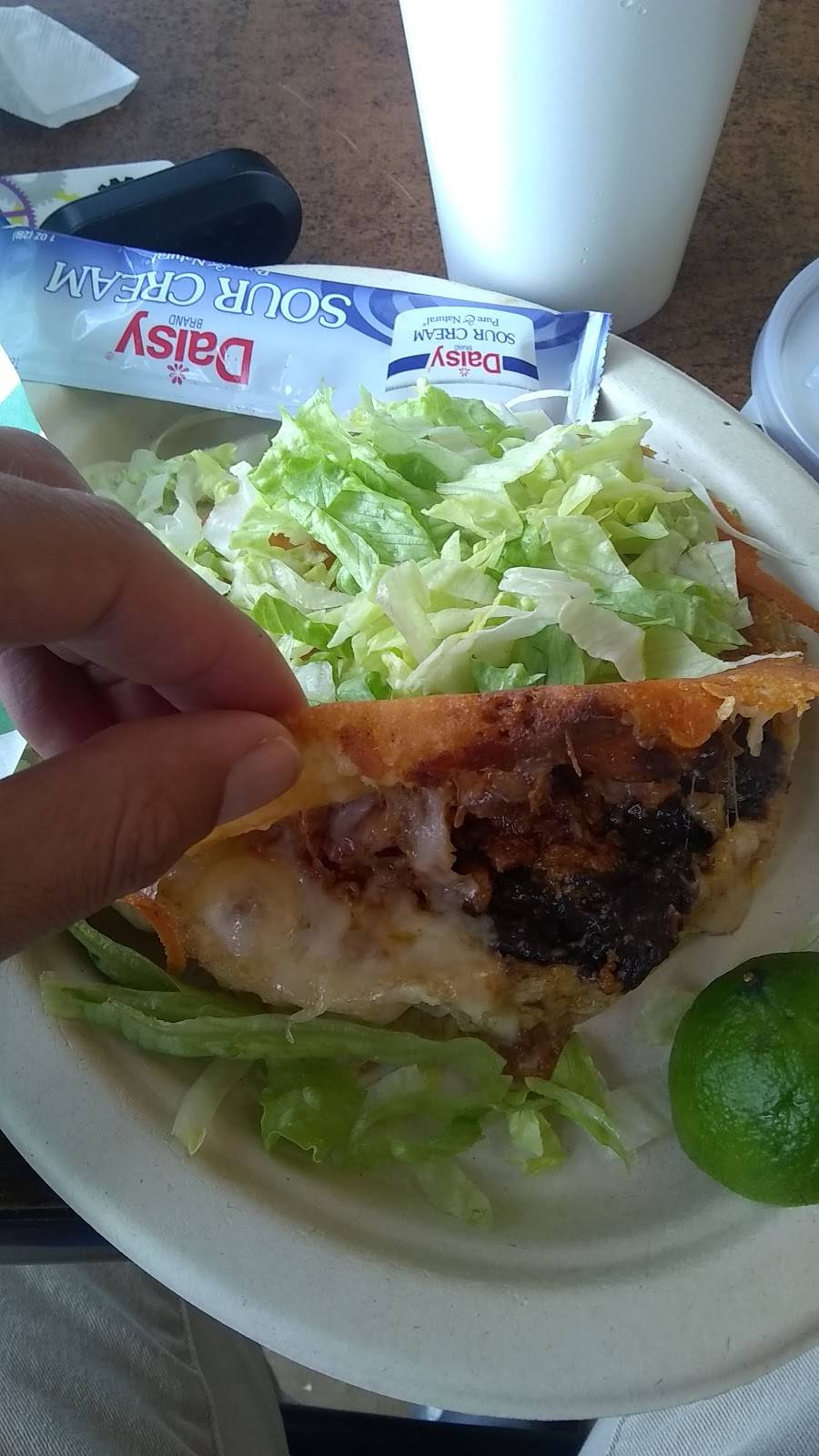 Las Quesadillas Taste of Mexico | restaurant | 4100 S New Braunfels Ave, San Antonio, TX 78223, USA | 2105327352 OR +1 210-532-7352