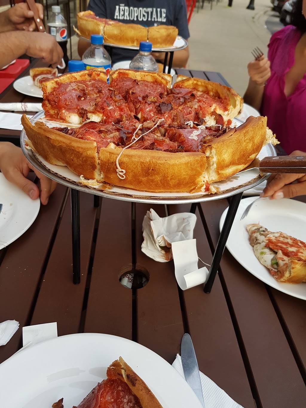 Giordanos | restaurant | 1510 Market St, Des Plaines, IL 60016, USA | 8476358550 OR +1 847-635-8550