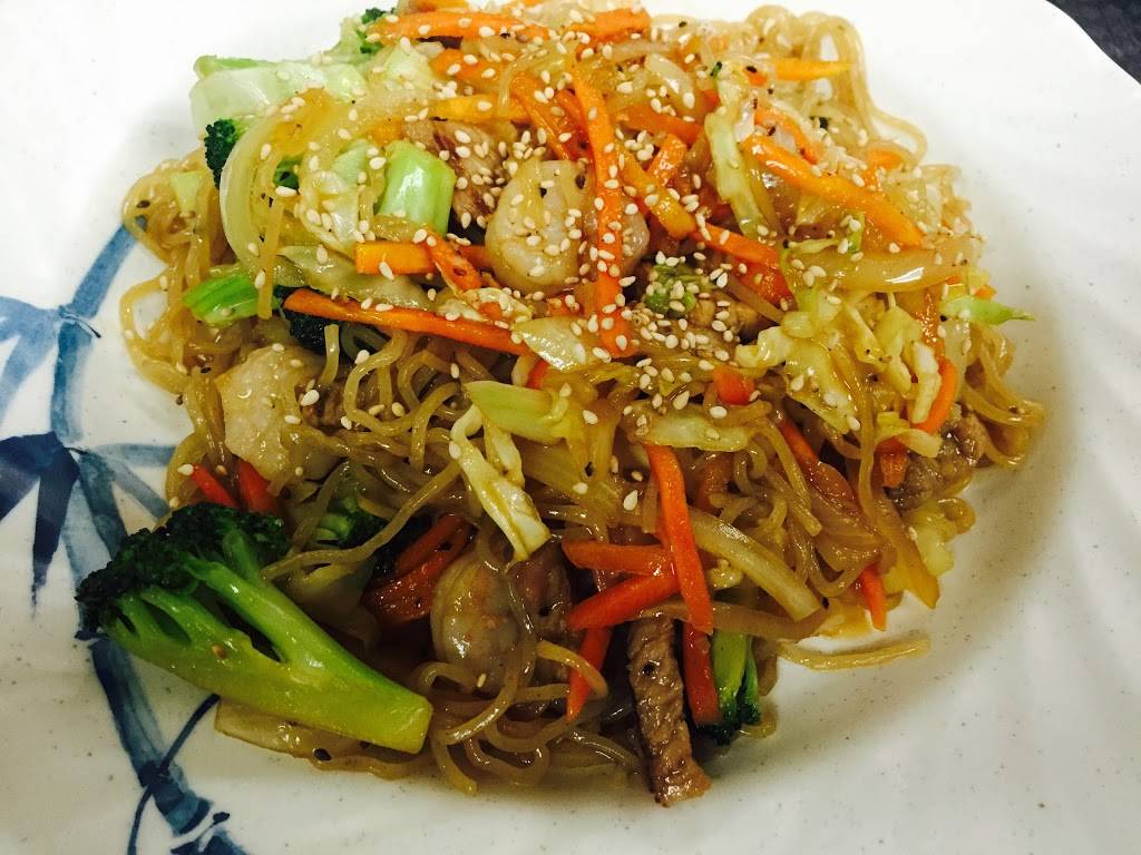 Kees Teriyaki & Sushi | restaurant | 3910 Dyer St B, El Paso, TX 79930, USA | 9155668999 OR +1 915-566-8999