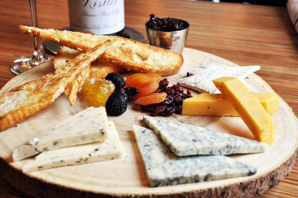 OTooles Libertyville | restaurant | 412 North Milwaukee Avenue Downtown, Libertyville, IL 60048, USA | 8479842599 OR +1 847-984-2599