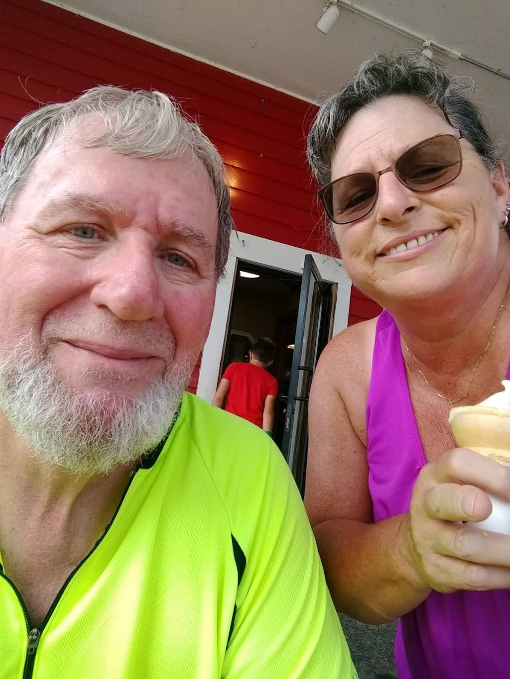 Lems Pizza | restaurant | 110 N Mill St, Fredericksburg, OH 44627, USA | 3306957111 OR +1 330-695-7111