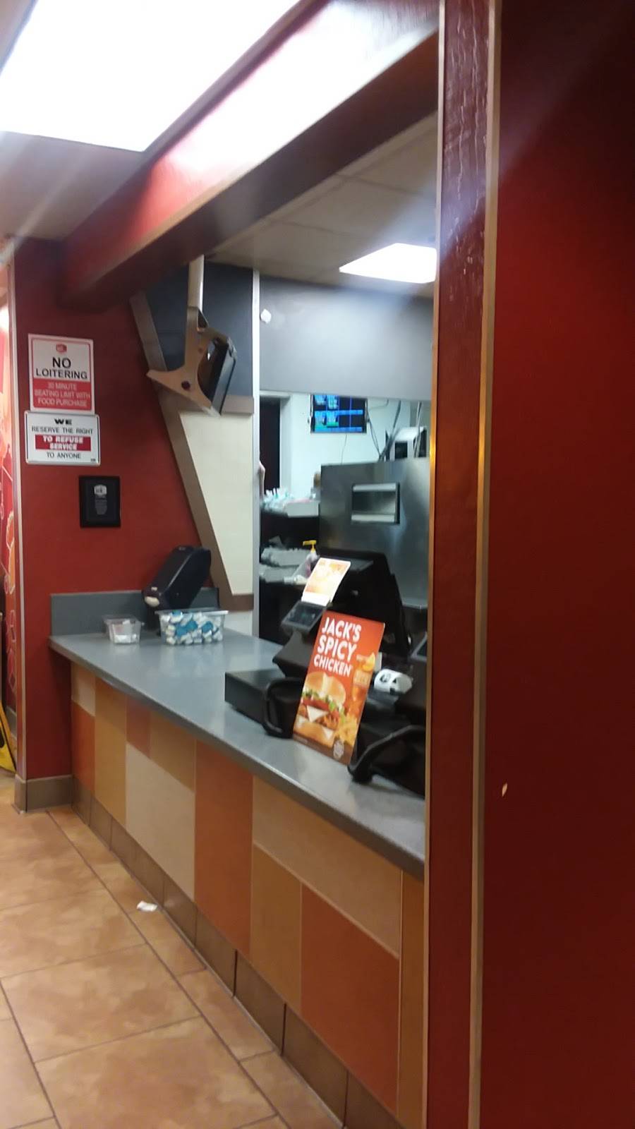 Jack in the Box | restaurant | 1085 S Green Valley Rd, Watsonville, CA 95076, USA | 8317243993 OR +1 831-724-3993