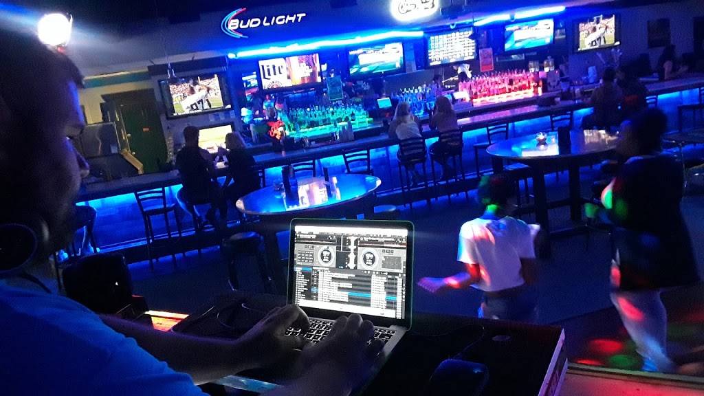 Alibi lounge | restaurant | 19364 Eureka Rd, Southgate, MI 48195, USA | 7347858375 OR +1 734-785-8375