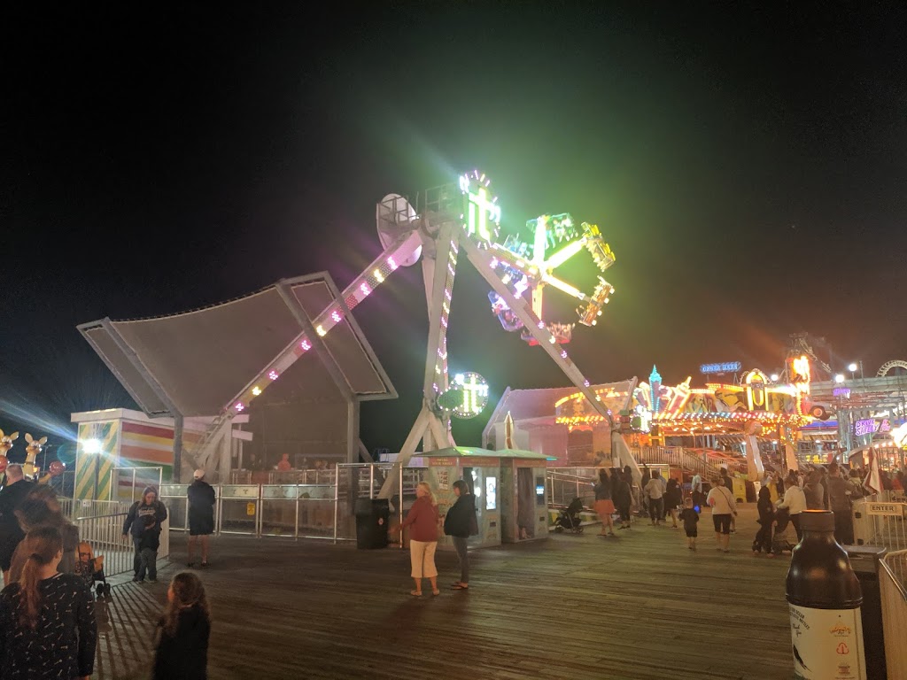 Ocean Oasis Water Park + Beach Club | restaurant | 2501 Boardwalk, Wildwood, NJ 08260, USA | 6095223900 OR +1 609-522-3900