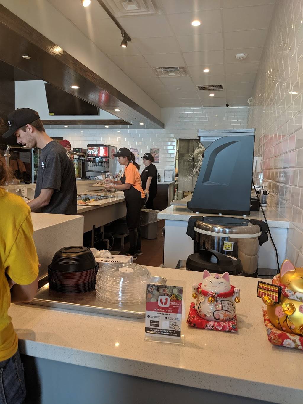 UMaki Sushi Burrito | restaurant | 13582 University Blvd Suite 200, Sugar Land, TX 77479, USA | 2812076575 OR +1 281-207-6575