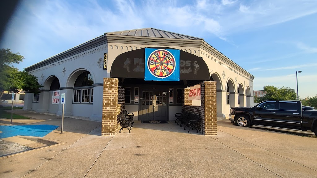 Dixie House Cafe | restaurant | 900 Airport Fwy, Hurst, TX 76054, USA | 8173933535 OR +1 817-393-3535