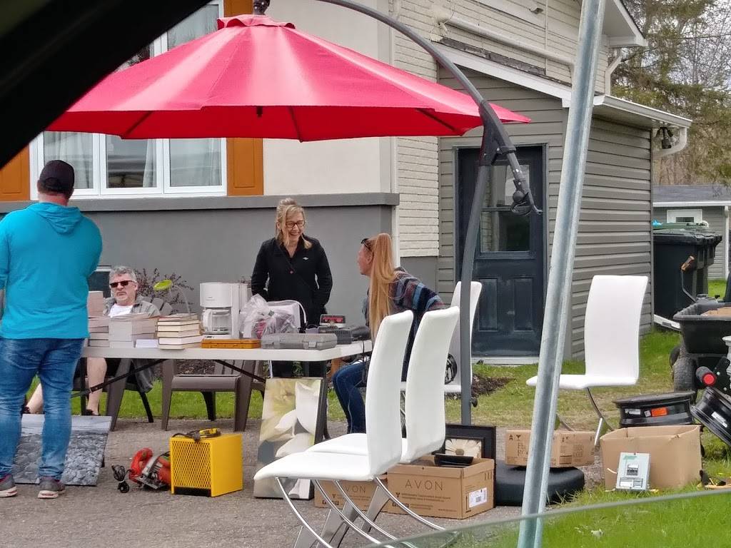 Casse Croute Chez Mom Patate | restaurant | 280 Rue Principale, Plaisance, QC J0V 1S0, Canada | 8194276562 OR +1 819-427-6562