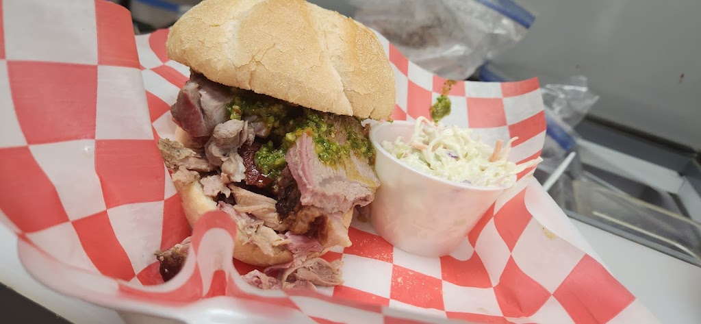 Gibbys BBQ at the Midwest Market | restaurant | 2210 Rapids Dr, Racine, WI 53404, USA | 2629606005 OR +1 262-960-6005