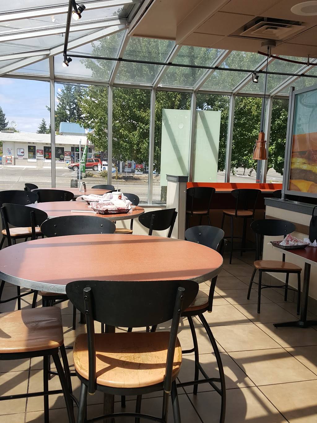 Jack in the Box | restaurant | 6702 6th Ave, Tacoma, WA 98406, USA | 2535652934 OR +1 253-565-2934