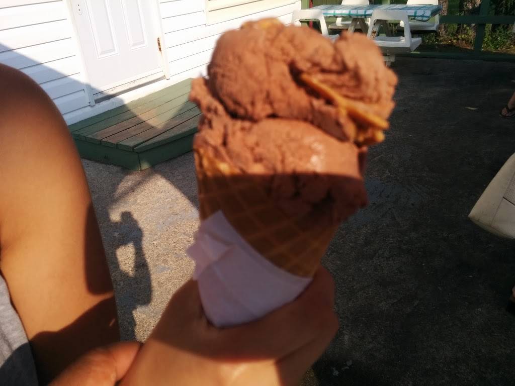 Casse-Croute Sue-Ellen | restaurant | 408 Route 105, Kazabazua, QC J0X 1X0, Canada | 8194673110 OR +1 819-467-3110