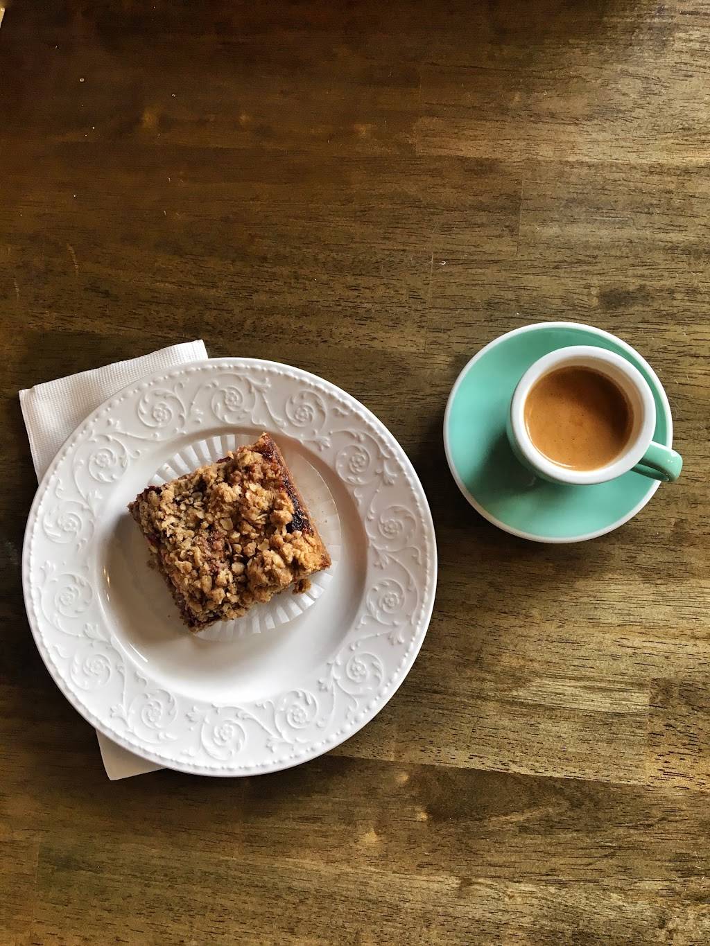 La Vita Dolce cafe | meal takeaway | 610 Market St, Chapel Hill, NC 27516, USA | 9199681635 OR +1 919-968-1635