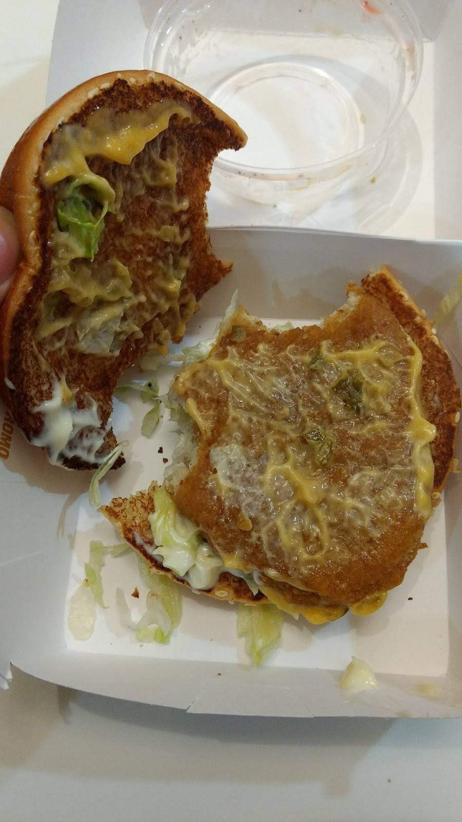 McDonalds | cafe | 2965 Eglinton Ave W, Mississauga, ON L5M 6J3, Canada | 9058207438 OR +1 905-820-7438