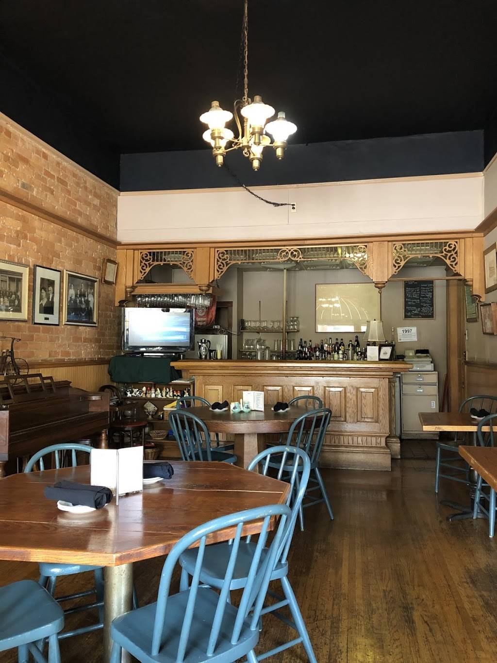 Clinton Inn | restaurant | 104 W Michigan Ave, Clinton, MI 49236, USA | 5174564151 OR +1 517-456-4151