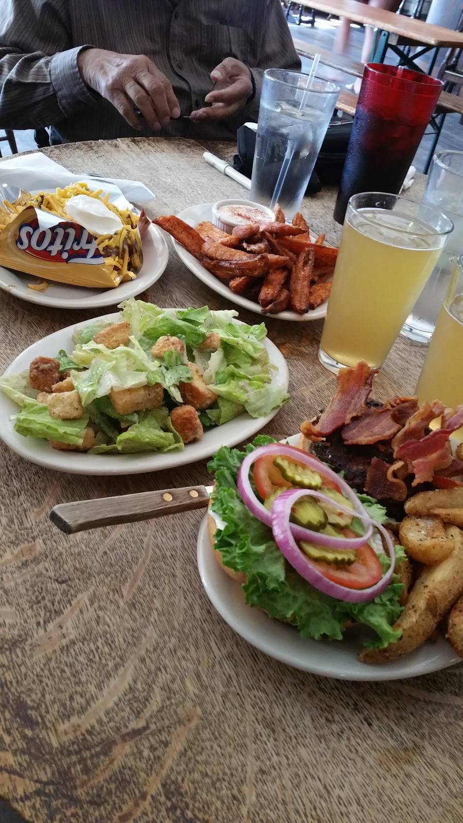 Phoenix Saloon | restaurant | 193 W San Antonio St, New Braunfels, TX 78130, USA | 8306431400 OR +1 830-643-1400