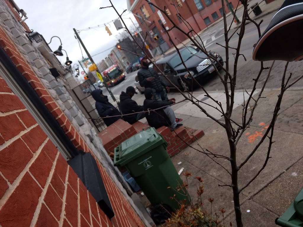 Chris Liquor & Grill | restaurant | 1273 Washington Blvd, Baltimore, MD 21230, USA | 4108372959 OR +1 410-837-2959